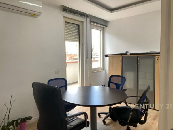 Tirane, shes ambjent biznesi , 400 m² 2.200.000 € (Ish Blloku)