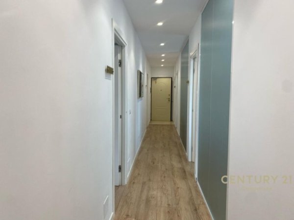Tirane, shes ambjent biznesi , 400 m² 2.200.000 € (Ish Blloku)