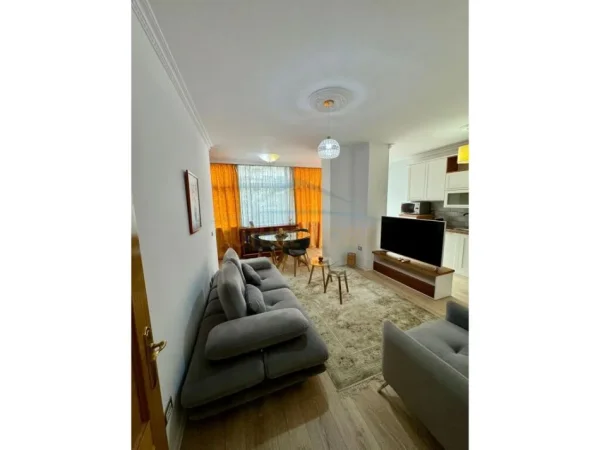 Tirane, shitet apartament 1+1+Aneks+Ballkon Kati 3, 63 m² 195.000 €