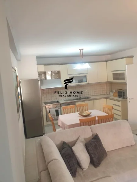 Tirane, jepet me qera apartament 2+1 Kati 3, 120 m² 700 € (21 DHJETORI)