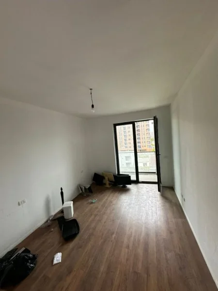 Tirane, jepet me qera apartament 1+1+Ballkon Kati 3, 45 m² 350 € (astiri)