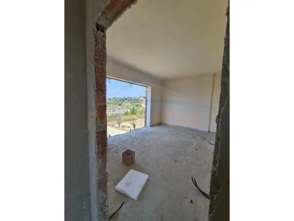 Tirane, shitet Vile 2+1+Aneks+Ballkon Kati 0, 285 m² 570.000 € (Farke)