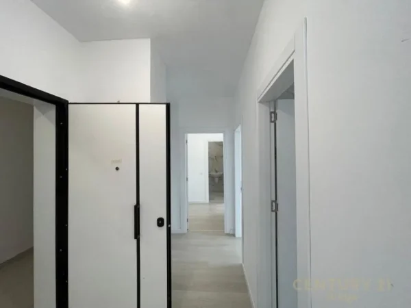 Tirane, jepet me qera apartament 2+1 Kati 6, 60 m² 700 € (petro nin)