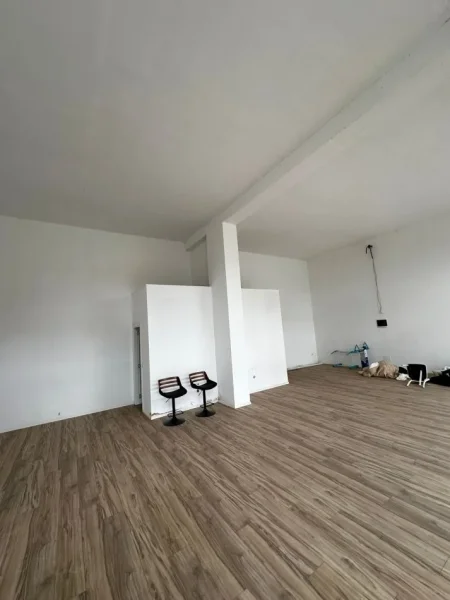 Tirane, jepet me qera ambjent biznesi Kati 0, 114 m²  (astir pallatet eglo)