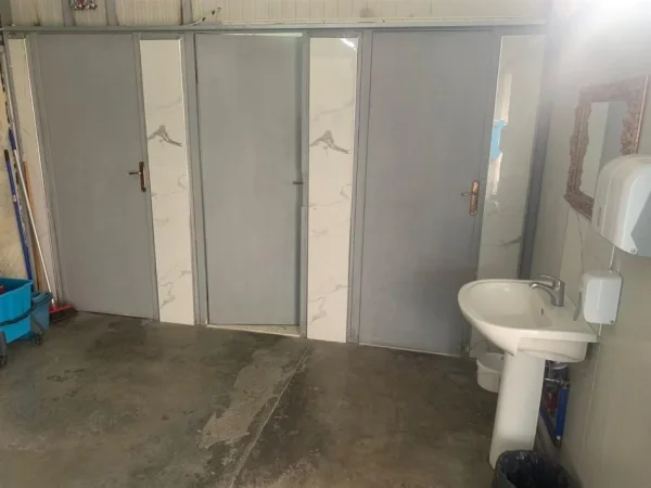 Tirane, jepet me qera ambjent biznesi Kati 0, 1.000 m² 3.000 € (YZBERISHT)