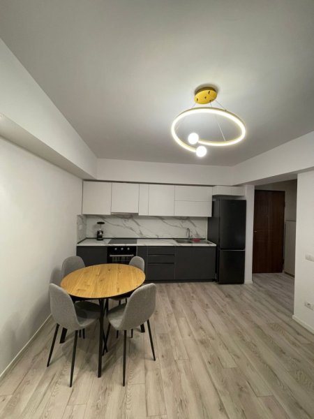 Tirane, jepet me qera 1+1 Kati 5, 70 m²