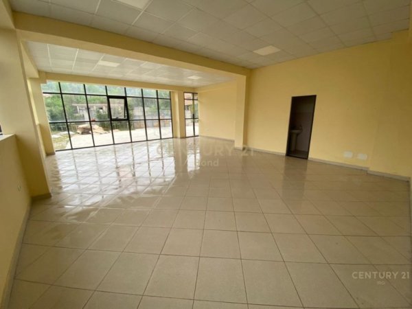 Tirane, shes ambjent biznesi , 4.810 m² 2.700.000 € (Autostrada Tirane-Elbasan, Mullet)