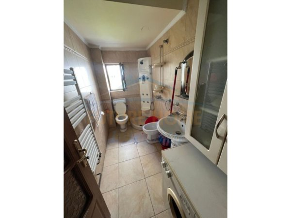 Tirane,Qera, Duplex për Zyra, Blloku, Tiranë.  116 m² 900 € (Blloku)