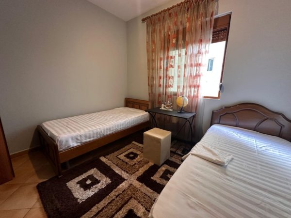 Tirane, jepet me qera apartament 3+1+Aneks+Ballkon , 105 m² 850 € (Anton Lufi)