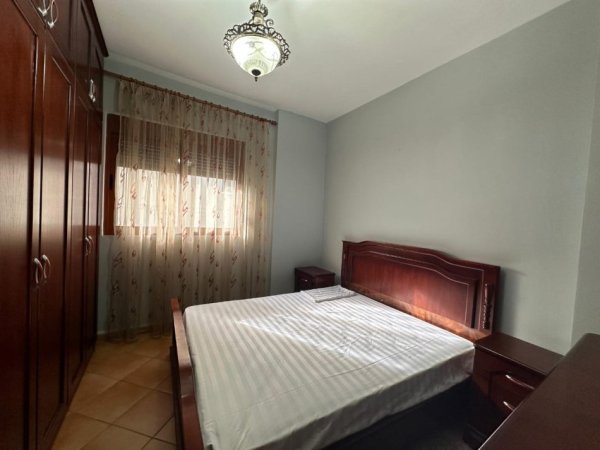 Tirane, jepet me qera apartament 3+1+Aneks+Ballkon , 105 m² 850 € (Anton Lufi)