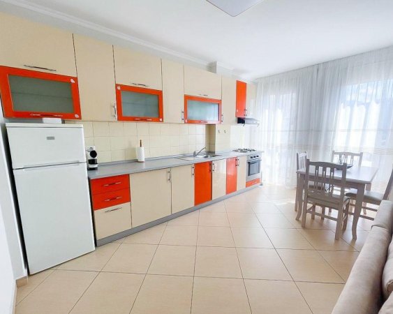Tirane, jepet me qera apartament 1+1+Ballkon Kati 6, 76 m² 600 € (Rruga e Kavajes)