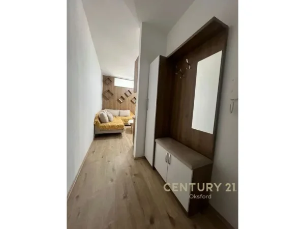 Tirane, jepet me qera apartament 2+1 Kati 8, 74 m² 600 € (fusha e aviacionit)