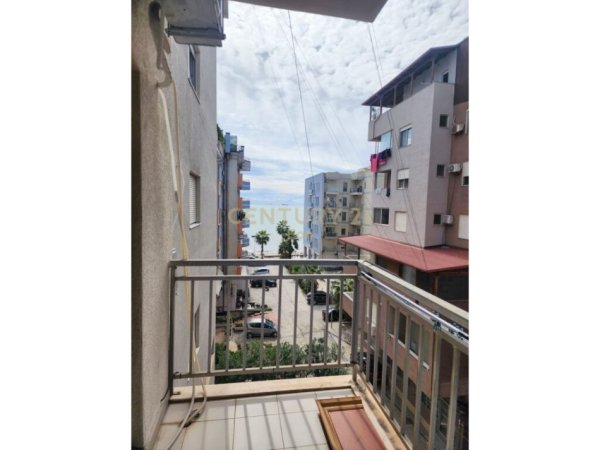 Durres, jepet me qera apartament 1+1 Kati 2, 65 m² 350 € 