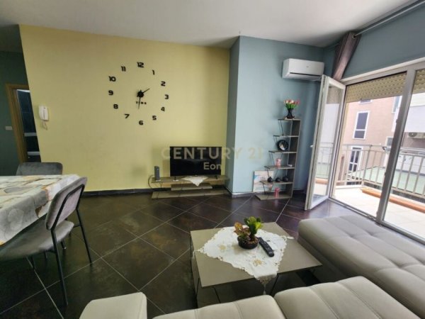 Durres, jepet me qera apartament 1+1 Kati 2, 65 m² 350 € 