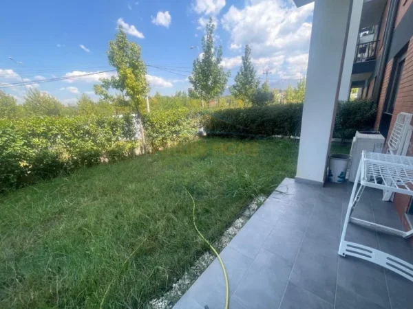 Tirane, shitet apartament 2+1+Ballkon Kati 0, 116 m² 350.000 € (Liqeni Thate)