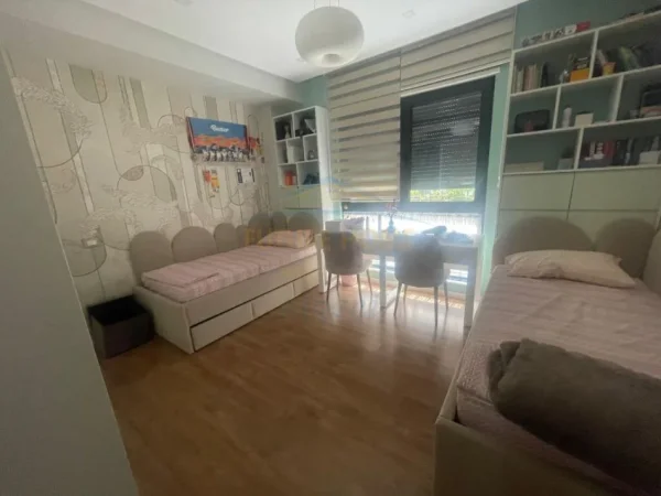 Tirane, shitet apartament 2+1+Ballkon Kati 0, 116 m² 350.000 € (Liqeni Thate)