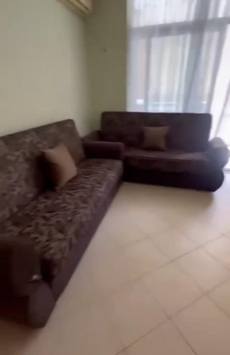 Tirane, jepet me qera apartament 1+1 Kati 5, 70 m² 600 € (Komuna e Parisit)