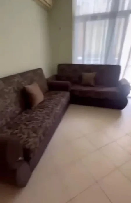 Tirane, jepet me qera apartament 1+1 Kati 5, 70 m² 600 € (Komuna e Parisit)