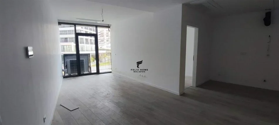 Tirane, jepet me qera zyre Kati 1, 102 m² 1.300 € (LIQENI ARTIFICIAL)