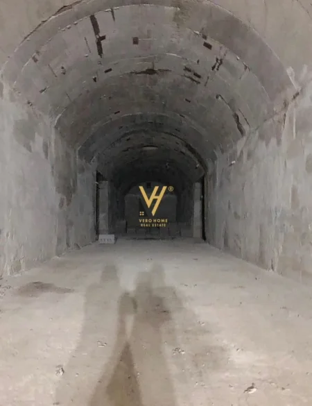 Tirane, shitet ambjent biznesi Kati 0, 6.000 m² 750.000 € (SHKOZE)