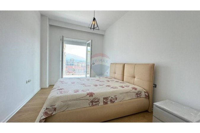 Tirane, jepet me qera 1+1 , 65 m² 750 € (Apartament 1+1 per qira ne Qender!)