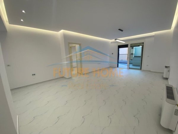 Tirane, jepet me qera ambjent biznesi Kati 2, 158 m² 1.600 € (Rruga Kosovareve)