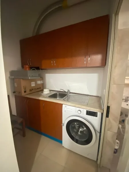 Tirane, jepet me qera garsonier 1+1 Kati 2, 33 m² 280 € (rruga elbasanit)