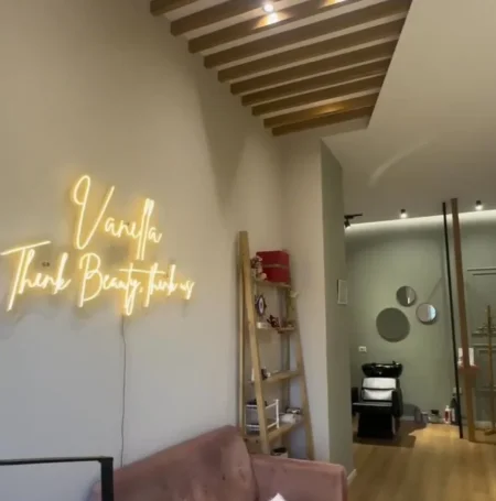 Tirane, jepet me qera ambjent biznesi Kati 0, 75 m² 700 € (Ish Parku)