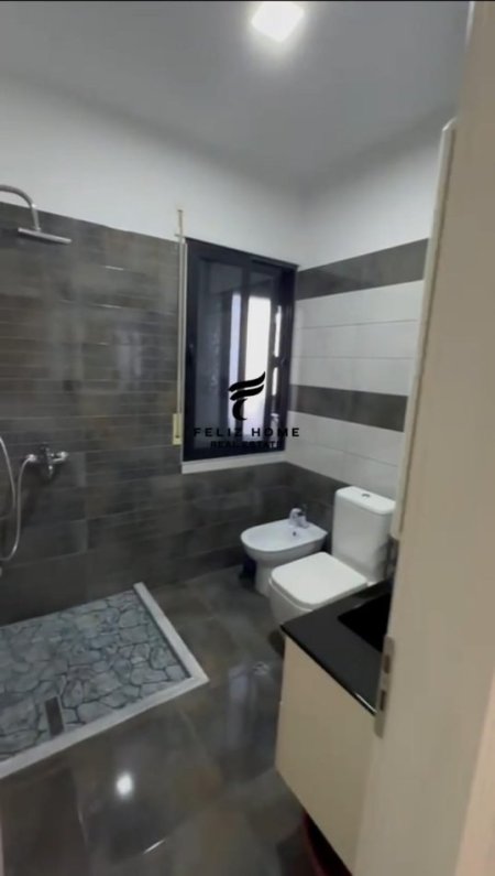 Tirane, shitet apartament 2+1 Kati 4, 120 m² 160.000 € (YZBERISHT)