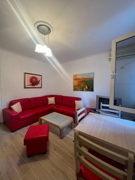 Durres, jepet me qera apartament 1+1+Ballkon Kati 2, 55 m² 400 € (Shkembi Kavajes)