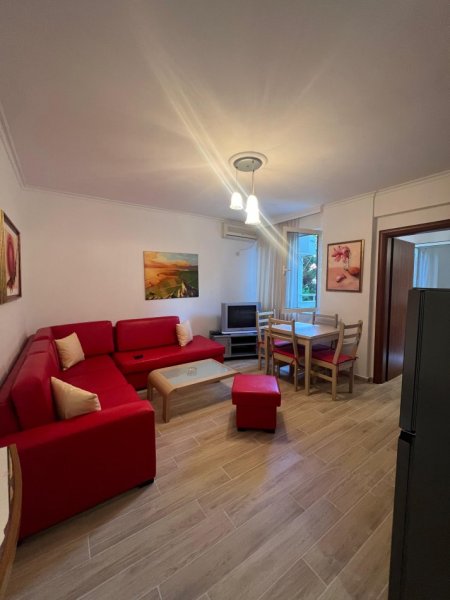 Durres, jepet me qera apartament 1+1+Ballkon Kati 2, 55 m² 400 € (Shkembi Kavajes)