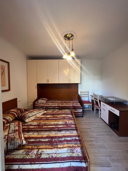 Durres, jepet me qera apartament 1+1+Ballkon Kati 2, 55 m² 400 € (Shkembi Kavajes)