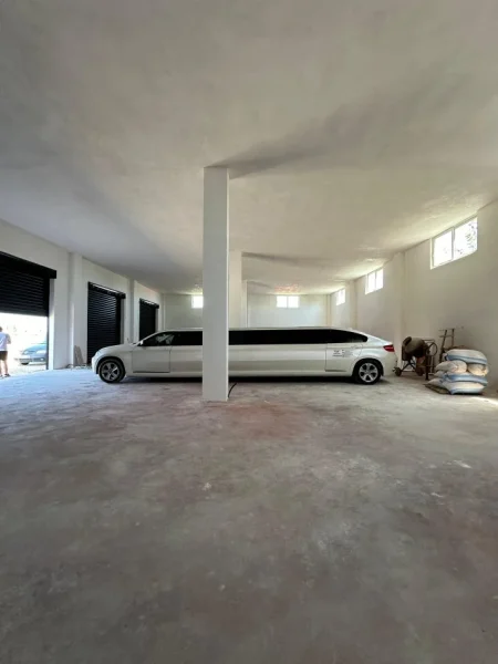 Durres, jepet me qera ambjent biznesi Kati 0, 360 m² 1.000 € (Ishe Kenete)