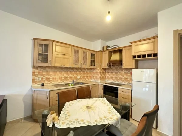 Apartament 3+1 per Qira ne Misto Mame! ADORE100536