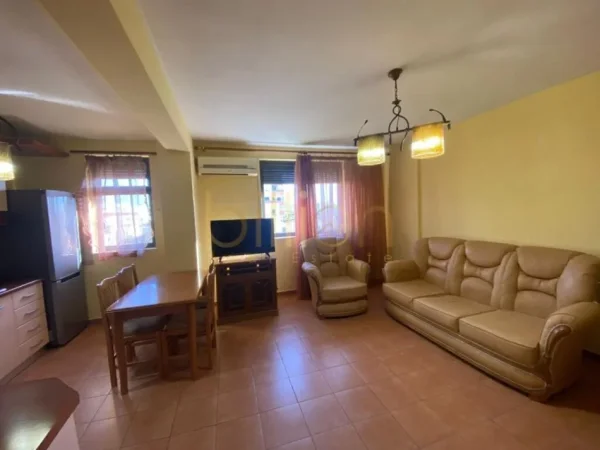 Tirane, jepet me qera apartament 1+1 Kati 6, 75 m² 500 € (Rruga Ndre Mjeda, Tirana, Albania)