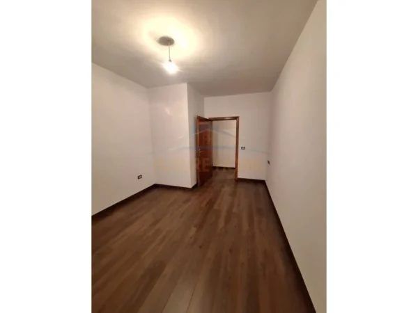 Tirane, shitet apartament 2+1 Kati 5, 120 m² 159.000 € (Pranë Shkollës Vace Zela, Don Bosko.)
