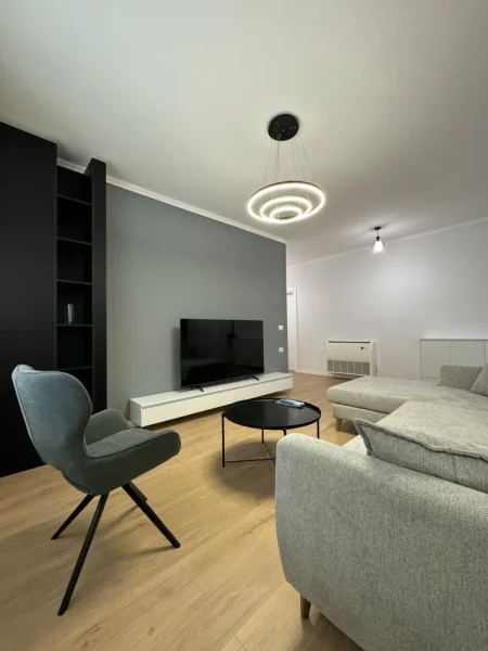 Tirane, jepet me qera apartament 2+1+Ballkon Kati 5, 120 m² 1.200 € (RRUGA E DURRESIT)