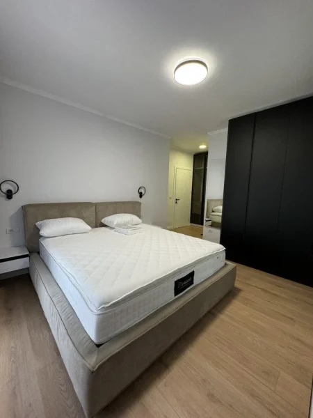Tirane, jepet me qera apartament 2+1+Ballkon Kati 5, 120 m² 1.200 € (RRUGA E DURRESIT)