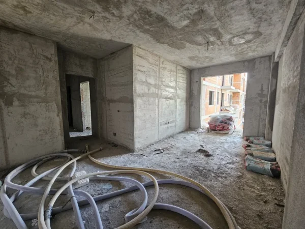 Tirane, shitet apartament 1+1+Aneks+Ballkon Kati 6, 67 m² 57.300 € (kamez)