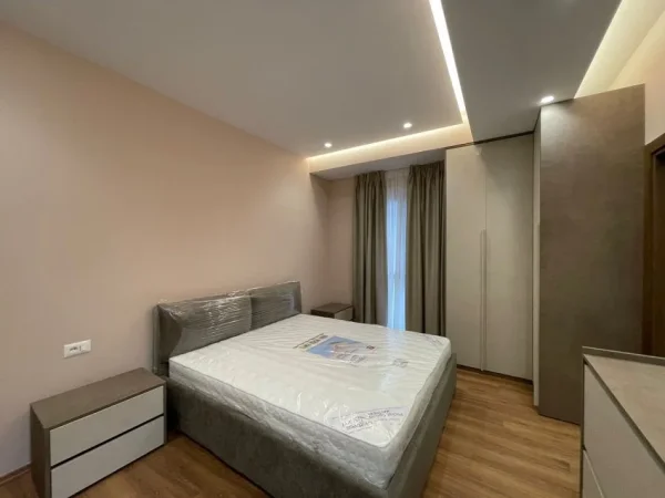 Tirane, jepet me qera apartament 2+1 Kati 6, 100 m² 800 € (Rruga e Dibres)