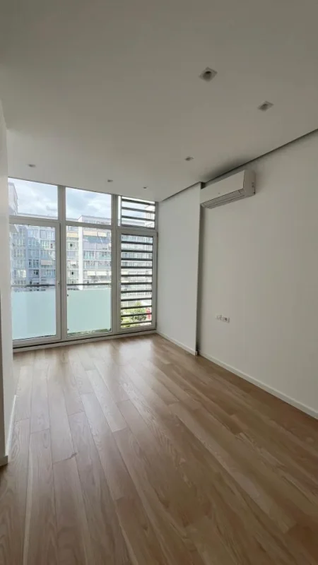Tirane, shitet apartament 3+1 Kati 4, 114 m² 340.000 € (Tish Daia)