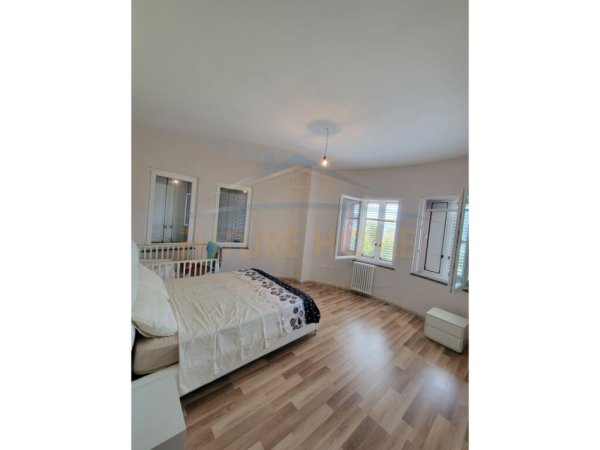 Tirane, jepet me qera Vile 3 Katshe Kati 3, 348 m² 800 € (Tufine)