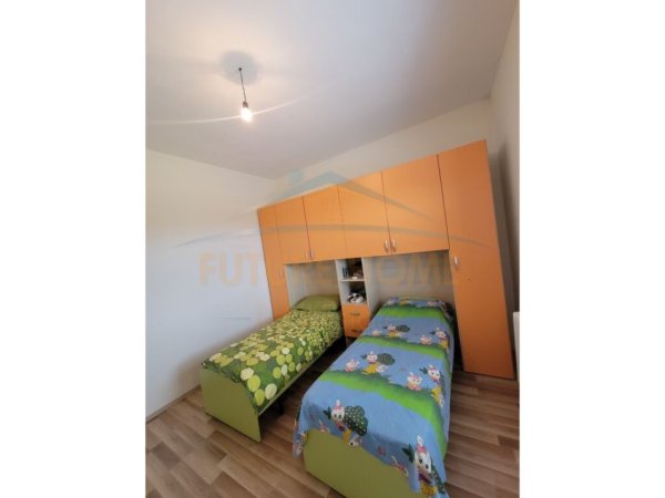 Tirane, jepet me qera Vile 3 Katshe Kati 3, 348 m² 800 € (Tufine)
