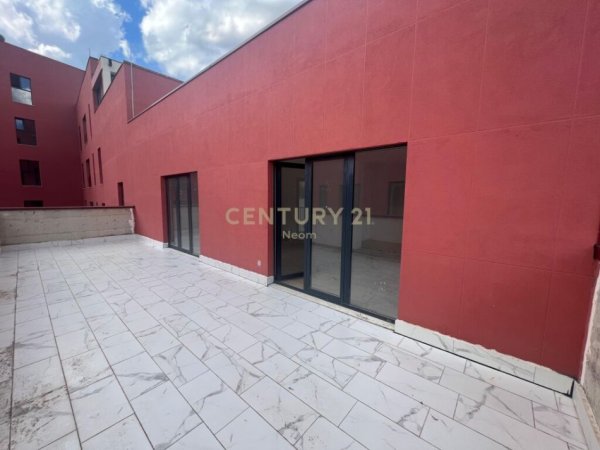 Shitet apartament 3+1+2 + verande ne Kodren e Diellit!Neom100513