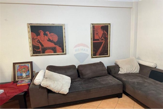 Tirane, shes apartament 2+1 Kati 4, 110 m² 160.000 € (BULEVARDI BAJRAM CURRI)