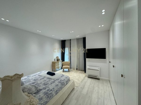 Tirane, jap me qera apartament 2+1 , 179 m² 1.300 € (Radison Hotel, Liqeni i Thatë)