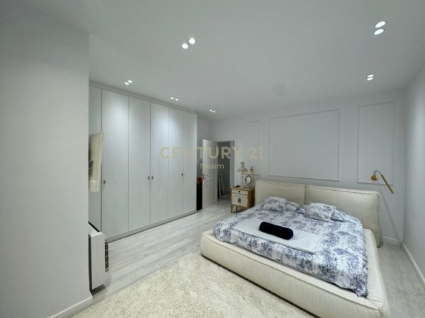 Tirane, jap me qera apartament 2+1 , 179 m² 1.300 € (Radison Hotel, Liqeni i Thatë)