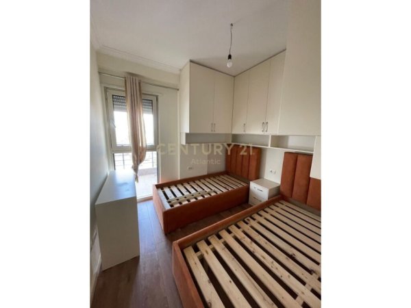 Durres, shitet apartament 2+1+Ballkon Kati 5, 95 m² 140.000 € (STADIUMI)