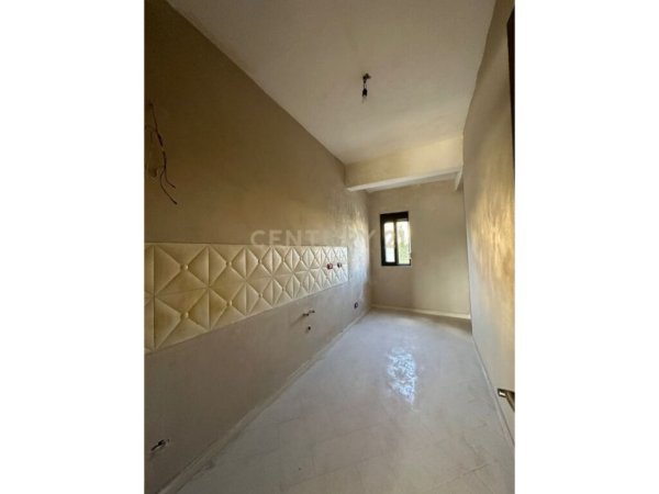 Durres, shitet apartament 2+1+Ballkon Kati 2, 92 m² 87.000 € (STADIUMI)