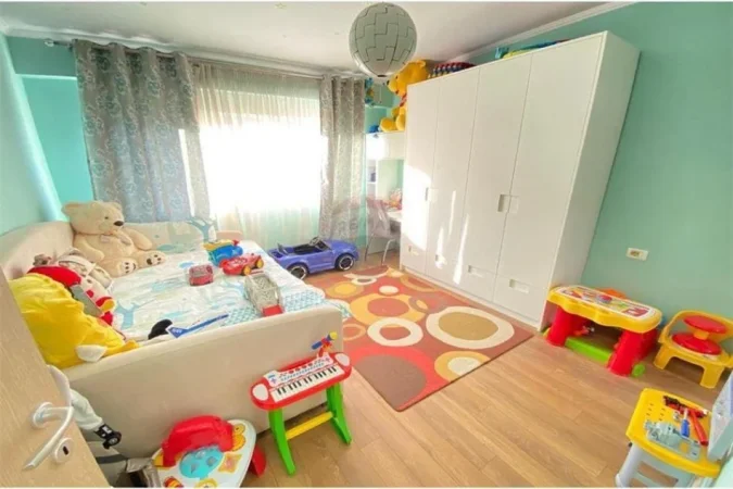 Tirane, jepet me qera apartament 2+1 Kati 5, 100 m² 800 € (Liqeni i Thate)